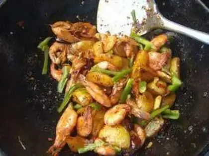 Make Shrimp potatoes step 12