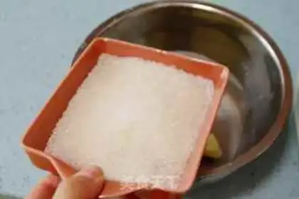 Make Red velvet wedding cake step 9