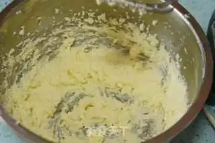 Make Red velvet wedding cake step 10