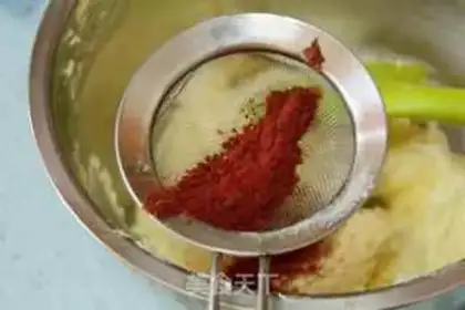 Make Red velvet wedding cake step 13