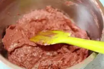 Make Red velvet wedding cake step 17