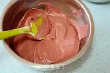 Make Red velvet wedding cake step 19