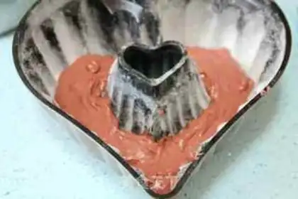 Make Red velvet wedding cake step 20