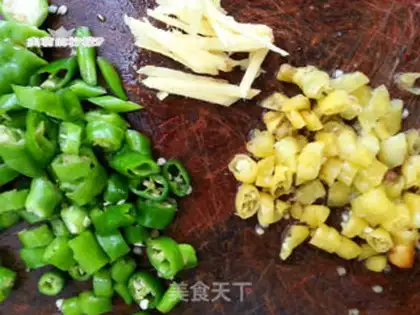 Make Little peppers burn the fish step 4