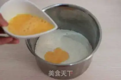 Make Coconut pyramid step 1