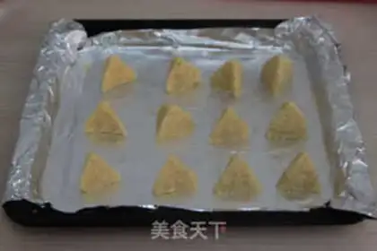 Make Coconut pyramid step 3