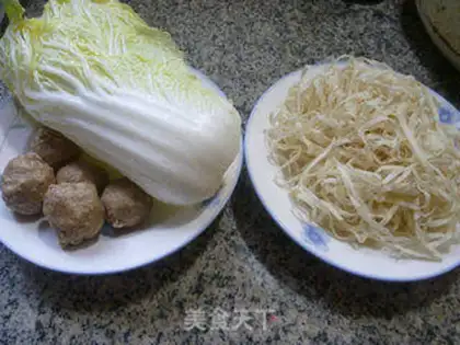 Make Beefball cabbage noodles step 0