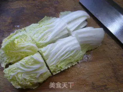 Make Beefball cabbage noodles step 1
