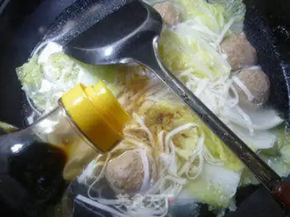 Make Beefball cabbage noodles step 5