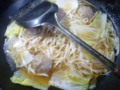 Make Beefball cabbage noodles step 8