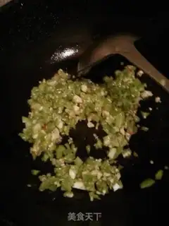 Make Pyramid eggs step 1