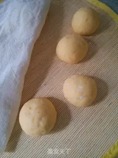 Make Gold pumpkin buns step 2