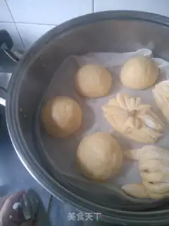 Make Gold pumpkin buns step 3
