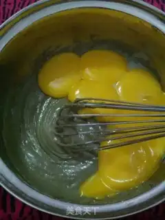Make A tea mousse roll step 16