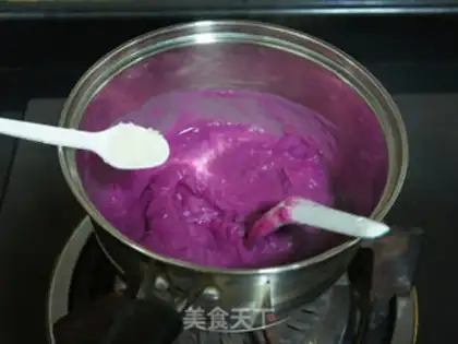 Make Sour rose cake step 4