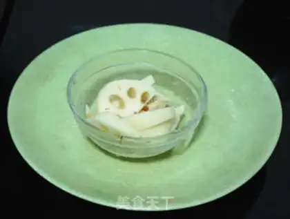Make Black Bean Lotus Bone soup step 3
