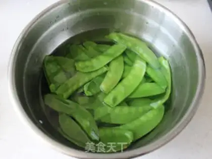 Make The Dutch beans step 0