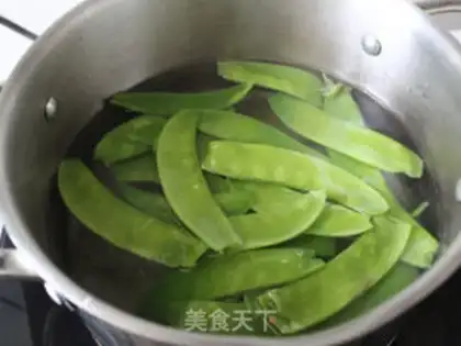 Make The Dutch beans step 1