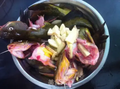 Make Powdered yellowfish step 0