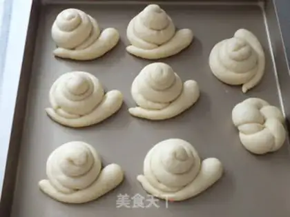 Make Snail bread step 14