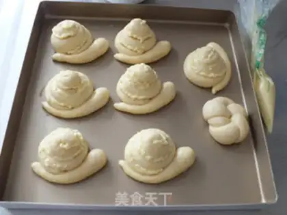 Make Snail bread step 15