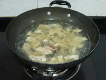 Make The chickens from the red palms step 2