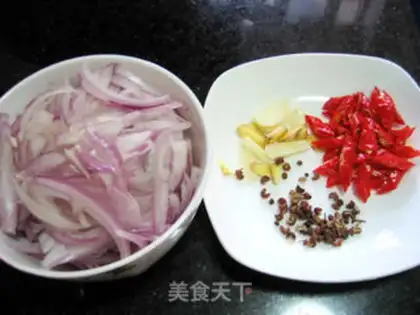 Make Beauty pepper and onions step 0