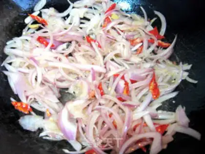Make Beauty pepper and onions step 2