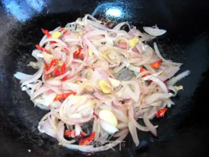Make Beauty pepper and onions step 3