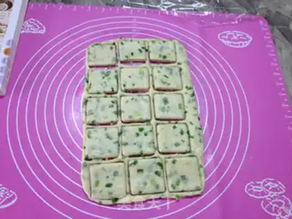 Make Onion soda cookies step 5