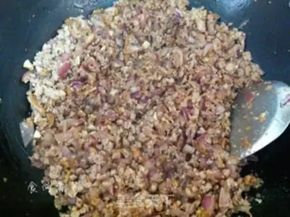 Make Onion onions, garlic sauce step 11