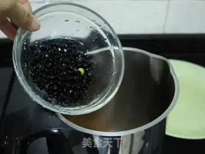 Make walnut beans juice step 3