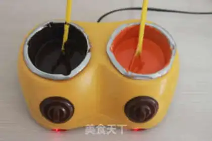 Make Halloween lollipop cake step 1