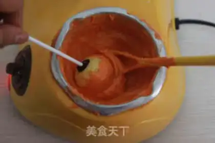 Make Halloween lollipop cake step 2