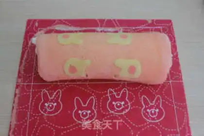 Make Pink bunny roll step 17