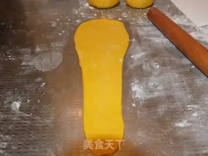 Make Carrot rolls step 8