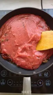 Make Cream sauce and rolls step 4