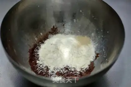 Make Double-coloured braid bread step 2