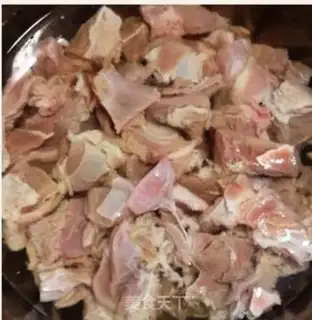 Make Roach and lamb soup step 1
