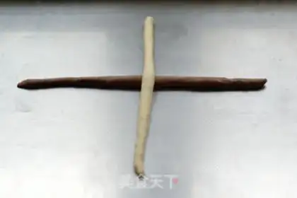 Make Double-coloured braid bread step 9