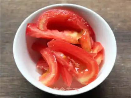 Make Tomato pork and liver soup step 0
