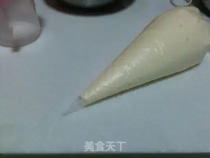 Make Cake rolls with giraffes step 11