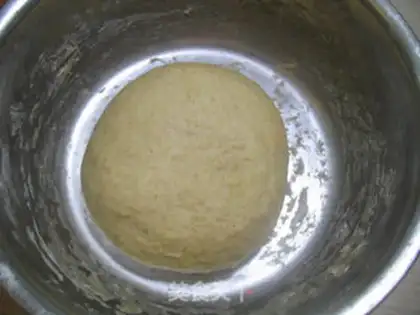 Make Sausage pineapple pizza step 1