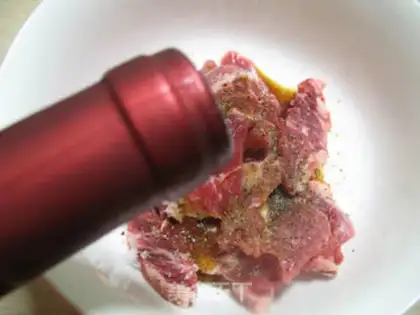 Make Black pepper beef pizza step 3