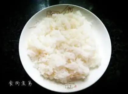 Make Simple sushi rolls step 3