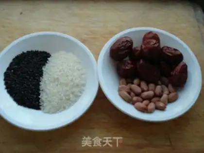 Make Red-blooded black-meat porridge step 0
