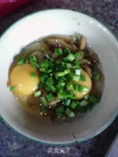 Make Squeeze fried eggs step 2