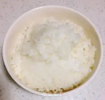 Make Scrambled onions and egg fried rice step 0