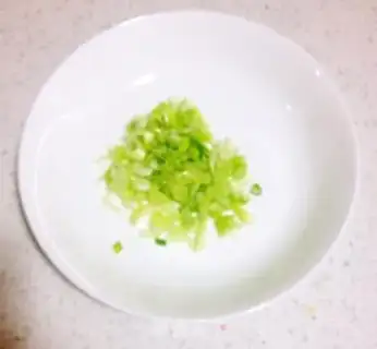 Make Scrambled onions and egg fried rice step 2