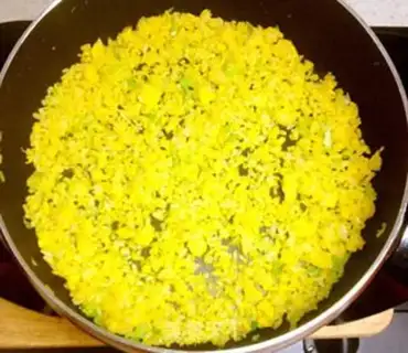 Make Scrambled onions and egg fried rice step 9